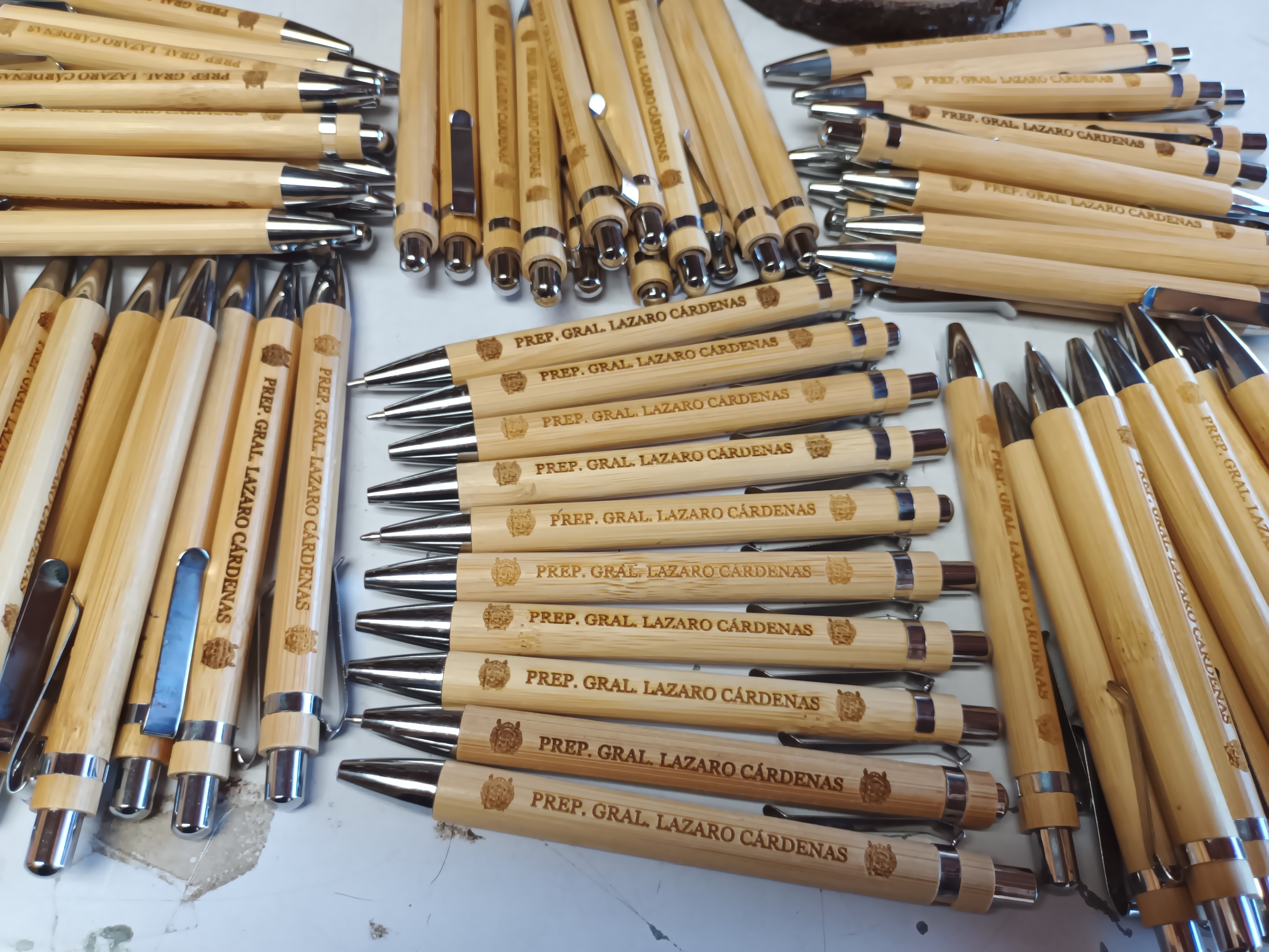 Lapiceros de madera personalizados