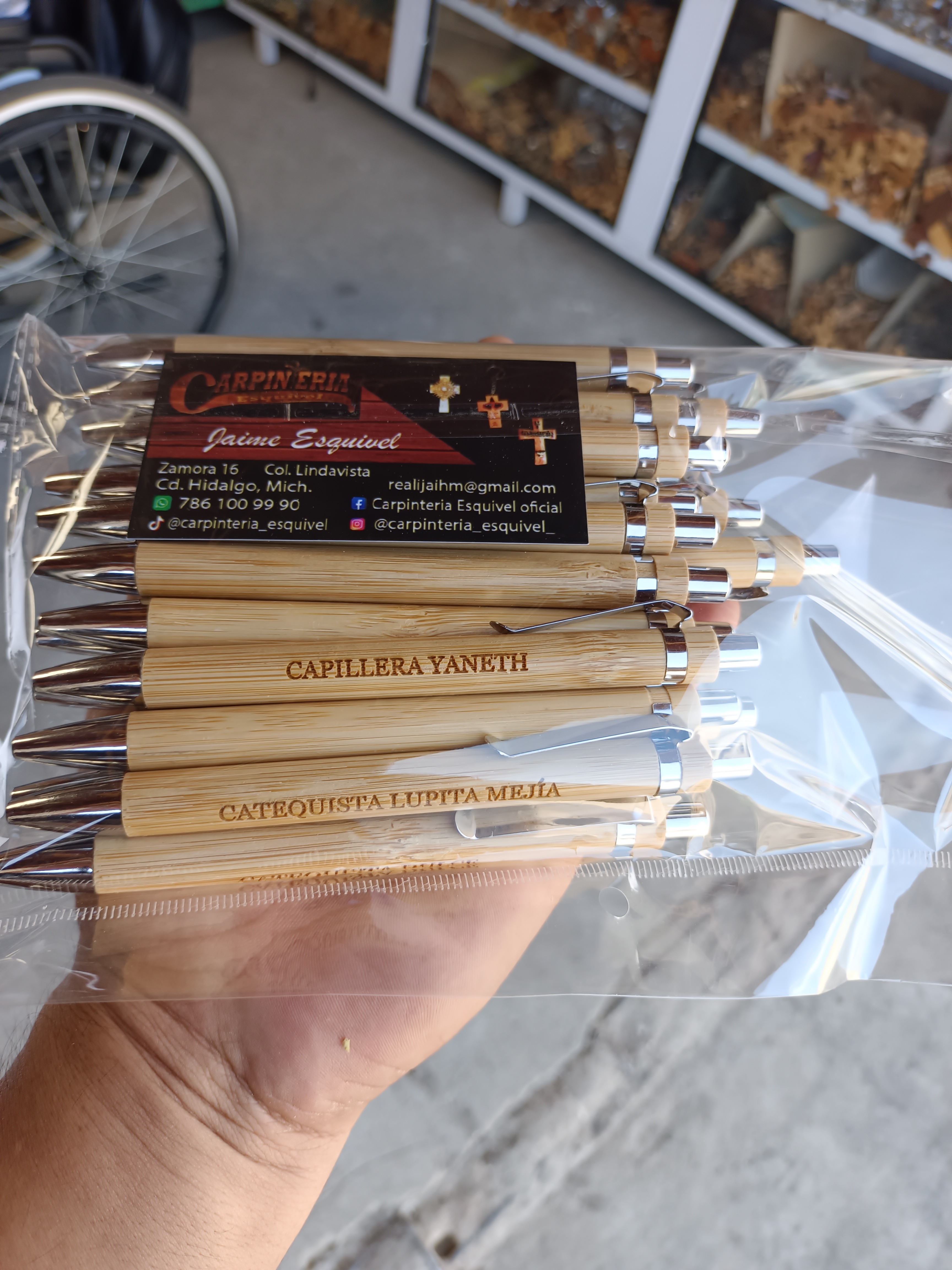 Lapiceros de madera personalizados