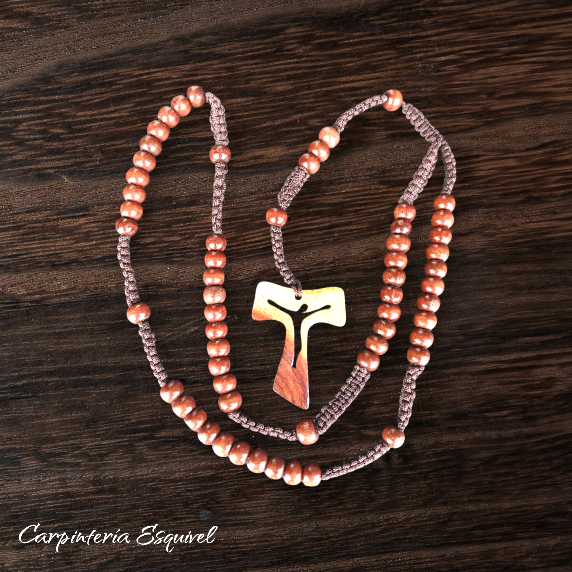 Rosario con Cruz tau  con silueta de Cristo