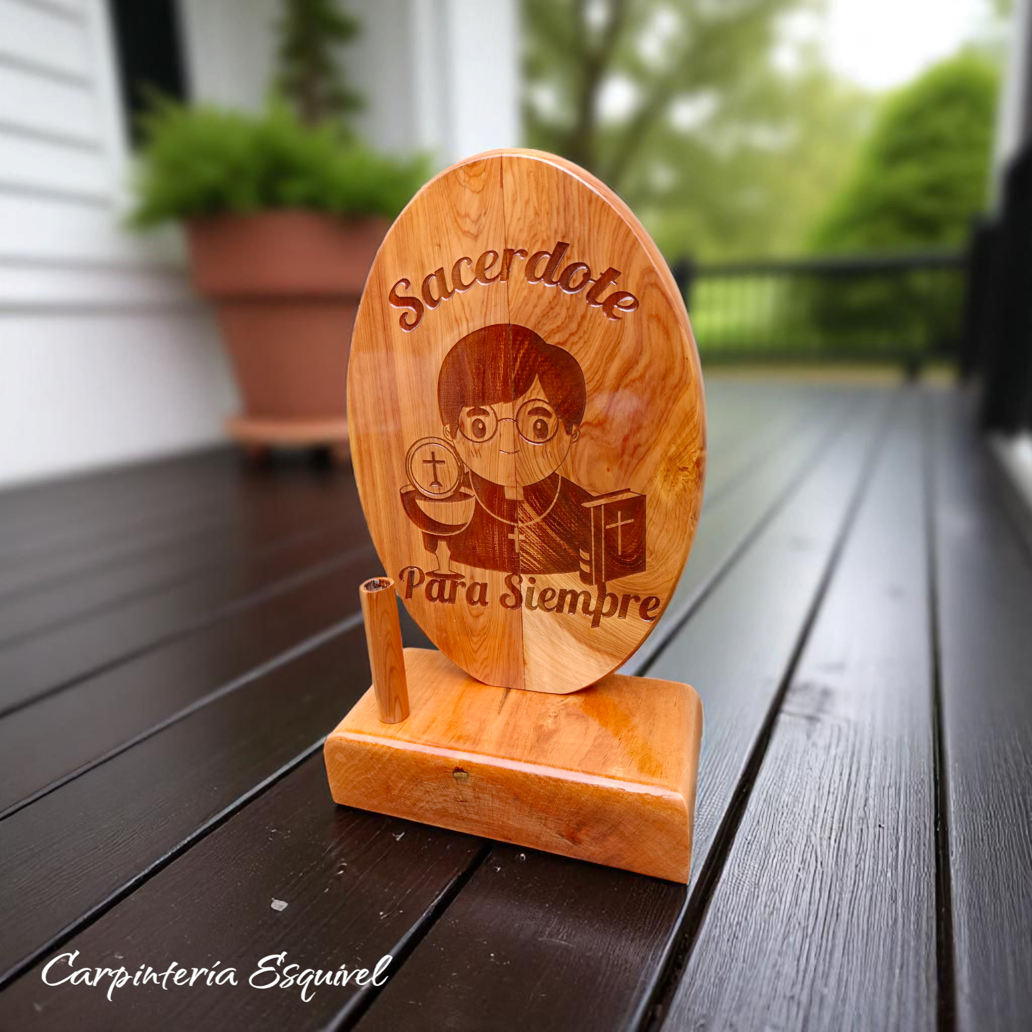 Óvalo con base para sacerdote