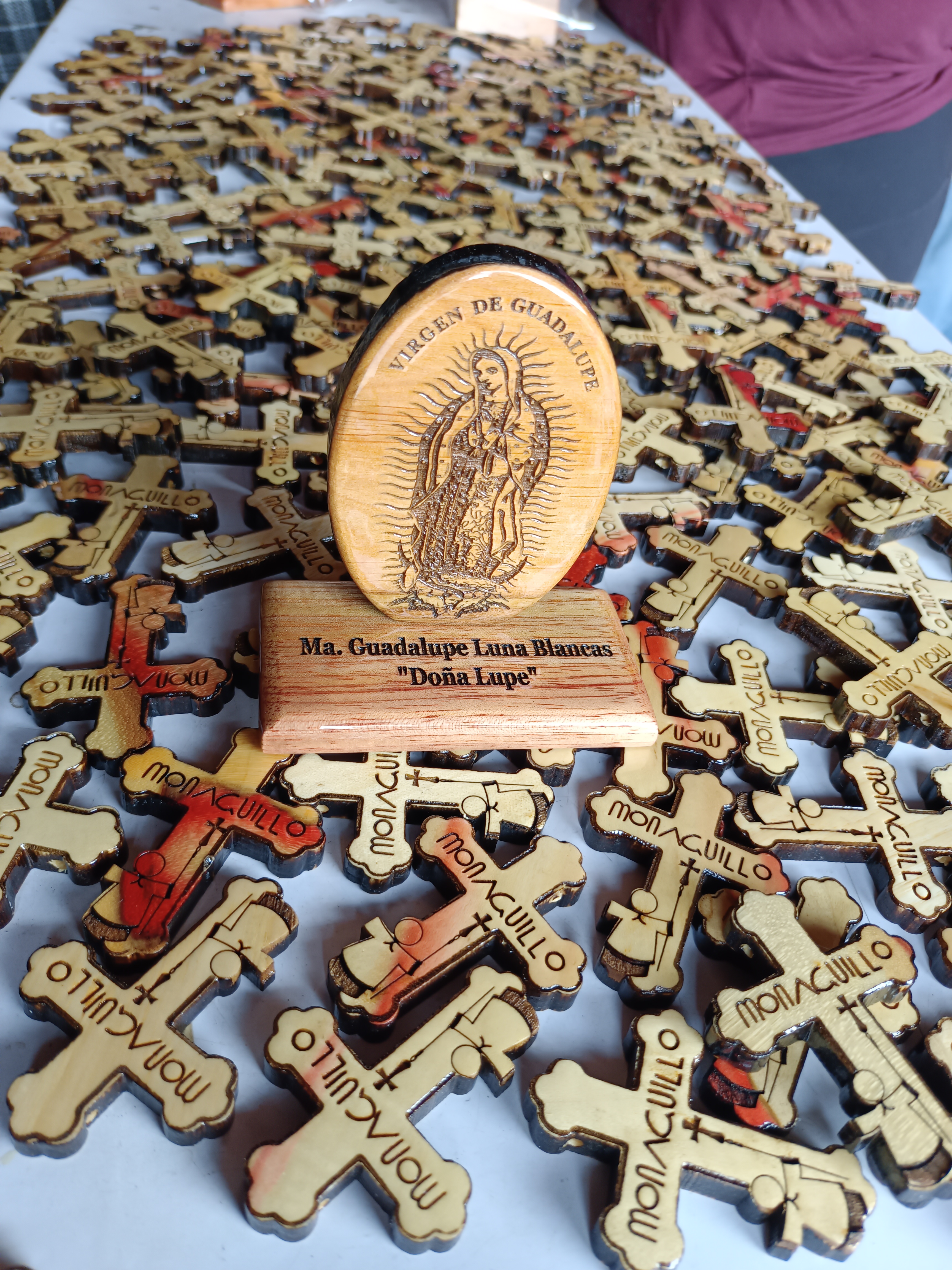 Óvalo con base, de la virgen de Guadalupe