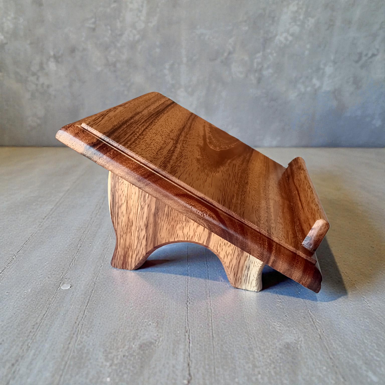 Atril artesanal de madera